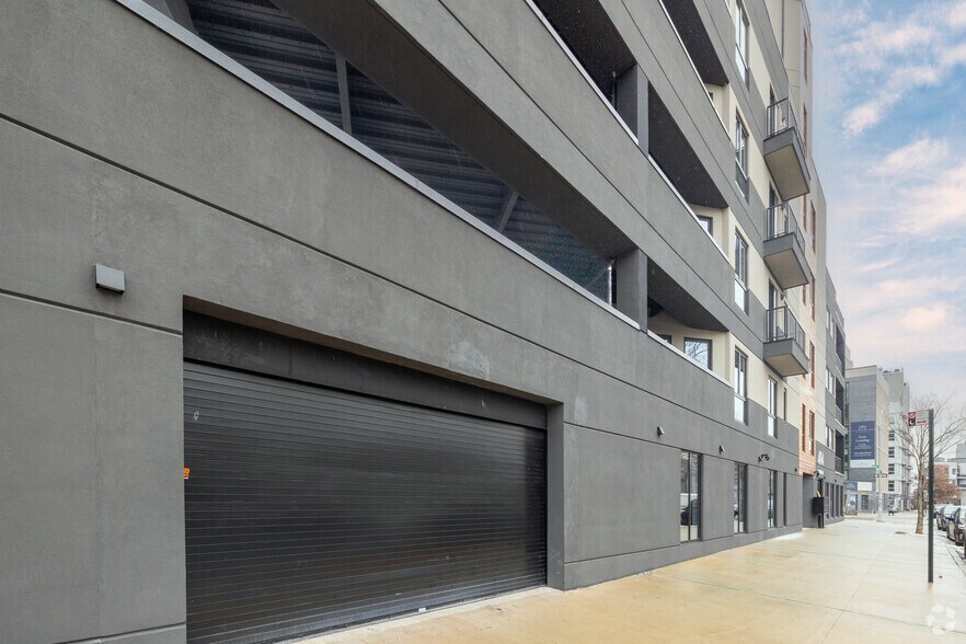 More Photos Of 494 Manhattan Ave, Brooklyn Apartments For Lease