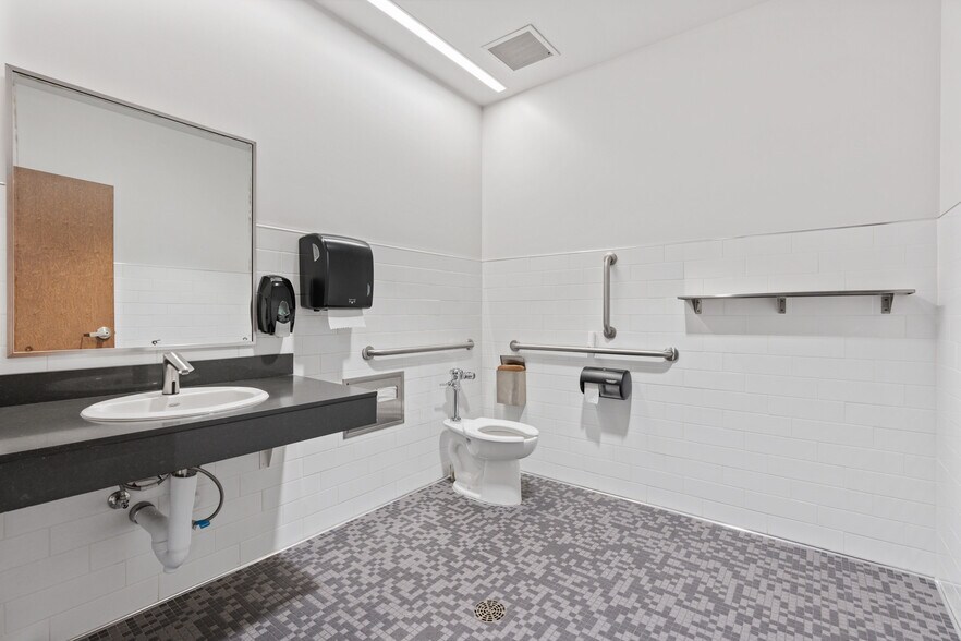 More Photos Of 1403-1405 W 2200 S, Salt Lake City Office For Lease