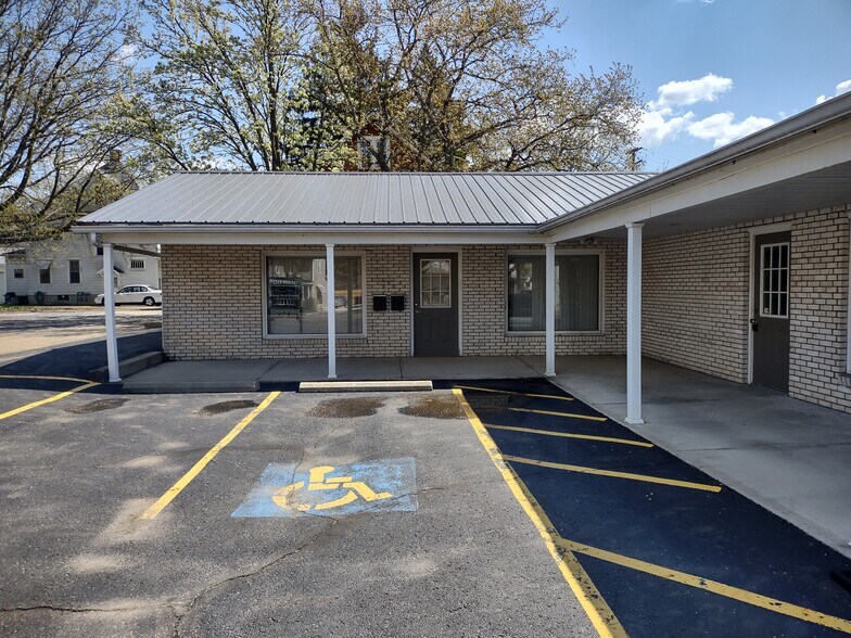 More Photos Of 3726 Cleveland Ave, Canton Freestanding For Lease