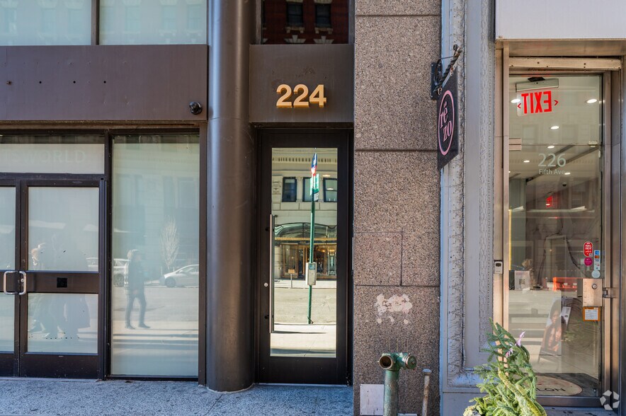 More Photos Of 224 Fifth Ave, New York Loft Creative Space For Lease