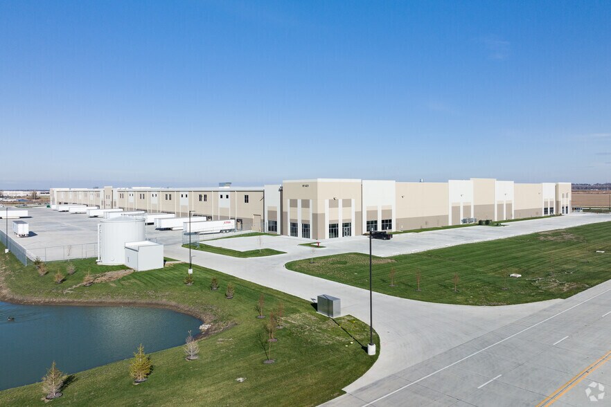 More Photos Of 1401 Tradeport Pky, Pontoon Beach Distribution For Lease