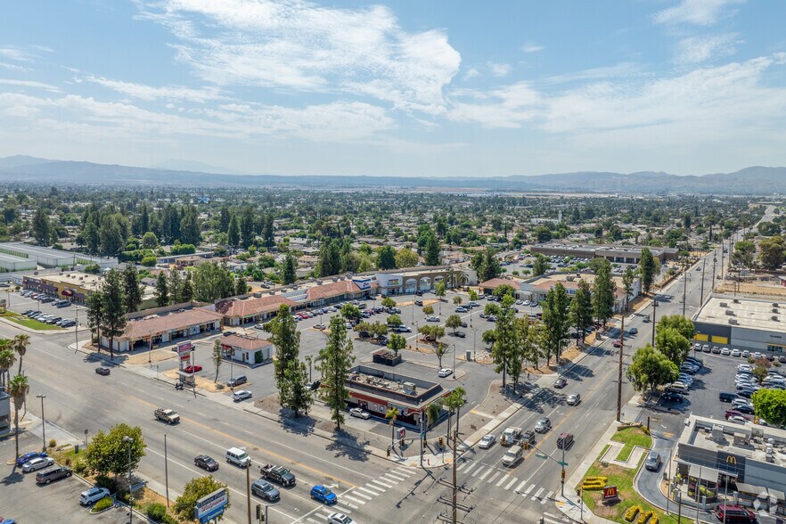 More Photos Of 1605 E Highland Ave, San Bernardino Fast Food For Sale