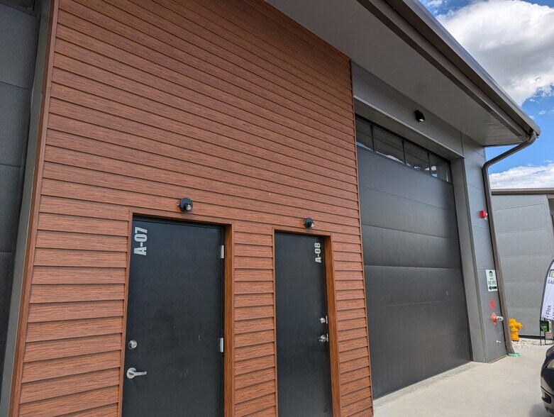 More Photos Of 7542 S Potomac St, Centennial Flex For Lease
