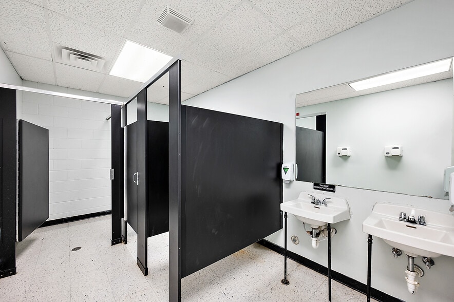 More Photos Of 2061 S Almont Ave, Imlay City Industrial For Sale