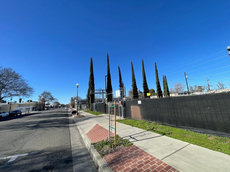 More Photos Of 131-1 W Main St, Merced Land For Sale