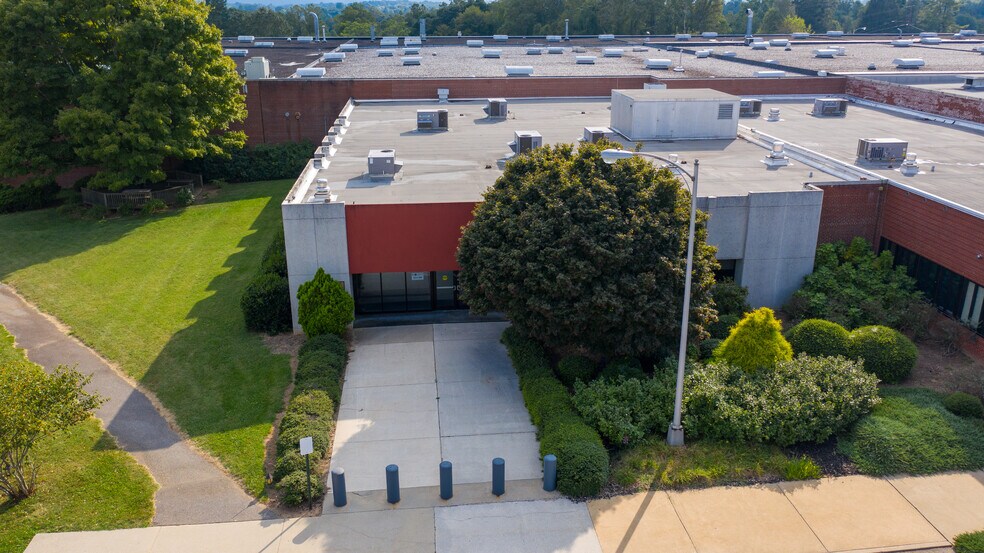 More Photos Of 128 Bingham Rd, Asheville Light Manufacturing For Lease