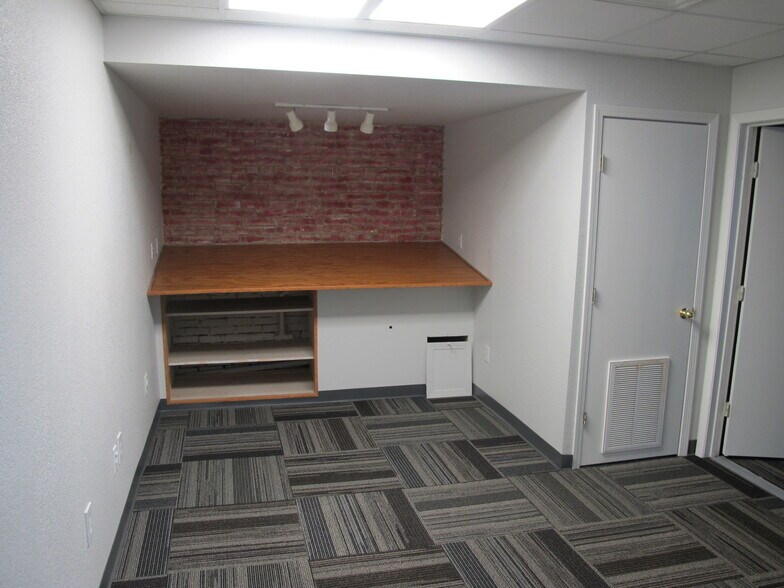 More Photos Of 204 N Main Ave, Republic Office For Sale