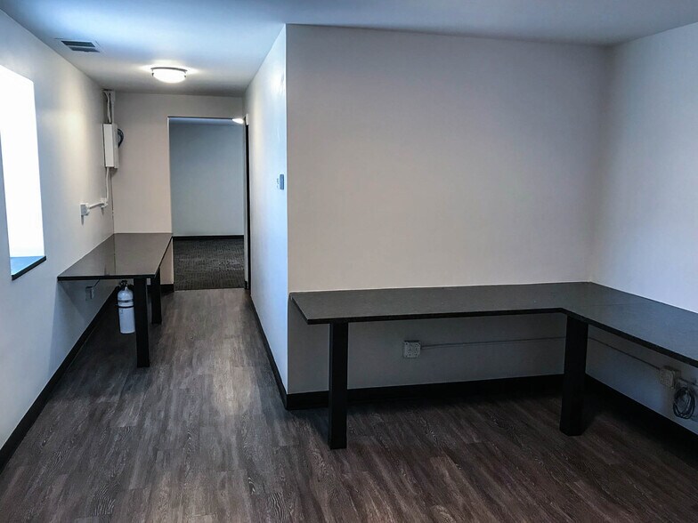 More Photos Of 1245 Memory Ln, Columbus Warehouse For Lease