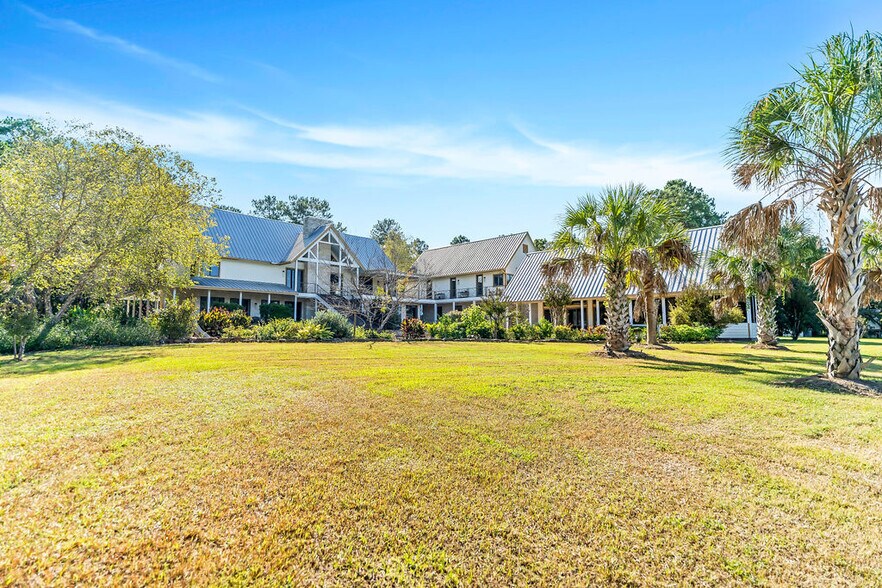 More Photos Of 43 Pool Rd, Richards Specialty For Sale