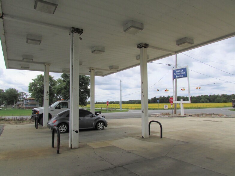 More Photos Of 5982 W State Road 32, Anderson Service Station For Sale
