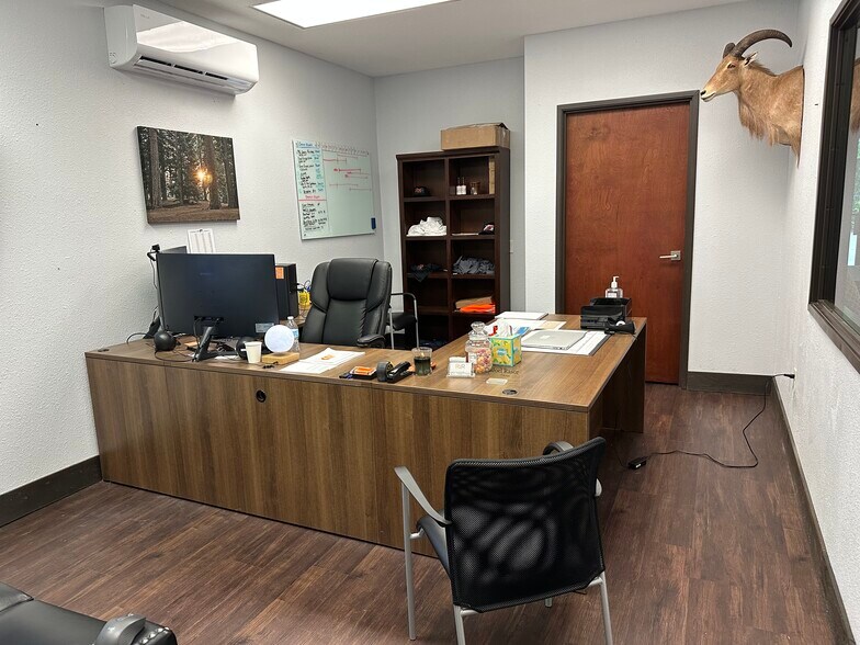 More Photos Of 1705 N Main St, Cleburne Auto Dealership For Sale