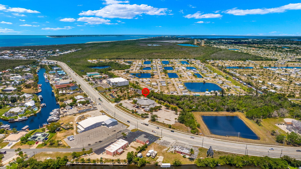 More Photos Of 17650 San Carlos Blvd, Fort Myers Supermarket For Sale
