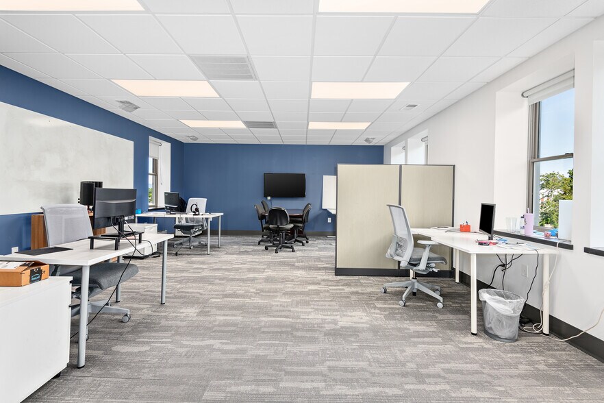 More Photos Of 53 S French Broad Ave, Asheville Medical For Lease