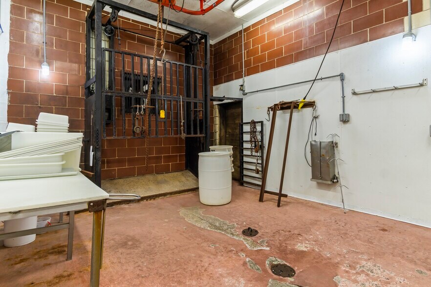 More Photos Of 2983 Cove Mountain Rd, Martinsburg Convenience Store For Sale