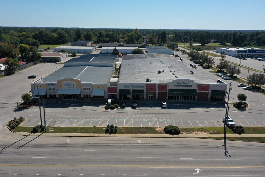More Photos Of 4101 Raeford Rd, Fayetteville General Retail For Lease