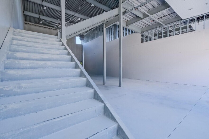 More Photos Of 3179 Appaloosa Rd, Kelowna Warehouse For Sale