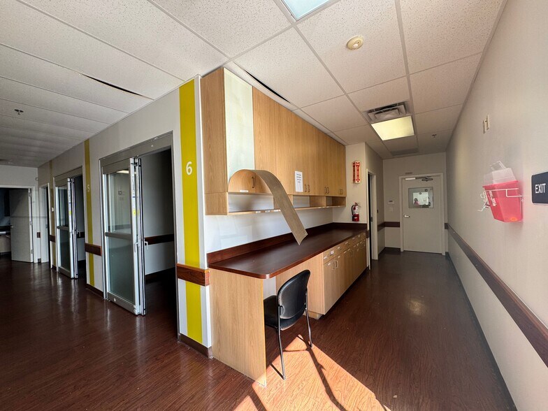 More Photos Of 1215 Dunn Ave, Jacksonville Medical For Lease