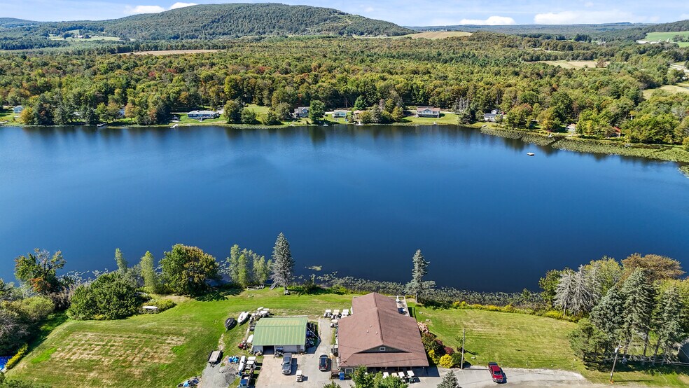 More Photos Of 60 Lake Lorain Rd, Poyntelle Restaurant For Sale