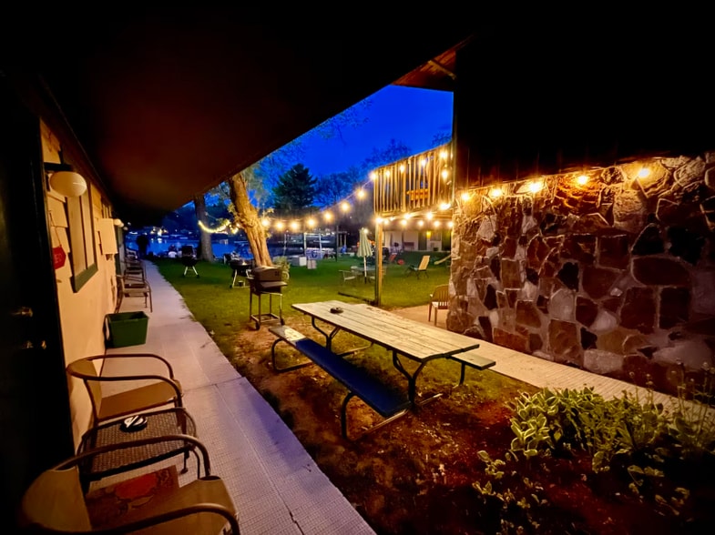 More Photos Of 1080 E Hiawatha Dr, Wisconsin Dells Hotel For Sale