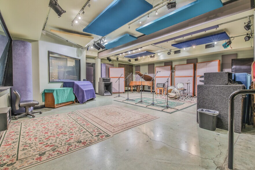 More Photos Of 5221 E Beverly Blvd, East Los Angeles Storefront Retail Residential For Sale