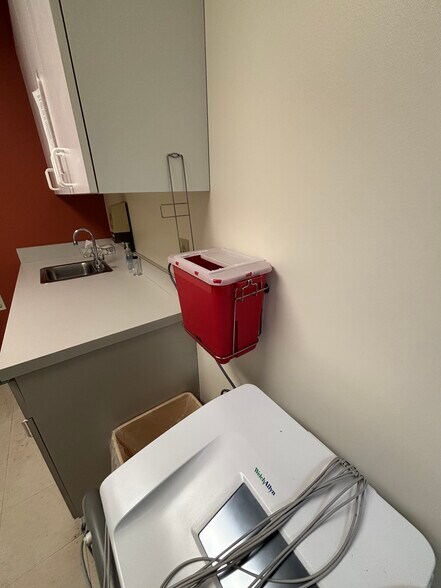 More Photos Of 1996 Centre St, West Roxbury Medical For Lease