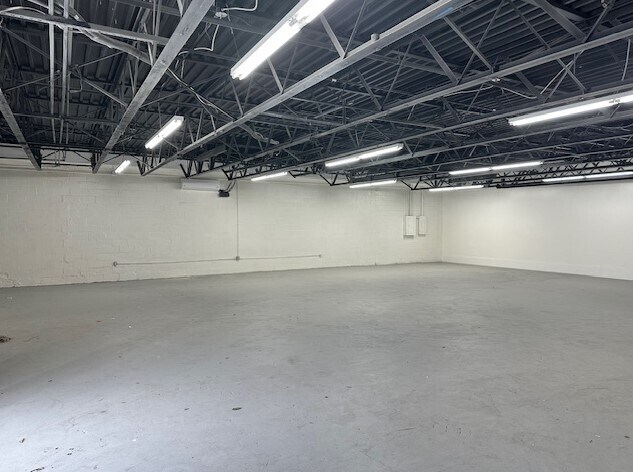 More Photos Of 541 Roosevelt Ave, San Antonio Warehouse For Lease