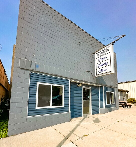 More Photos Of 210 2nd St, Lincoln Flex For Sale