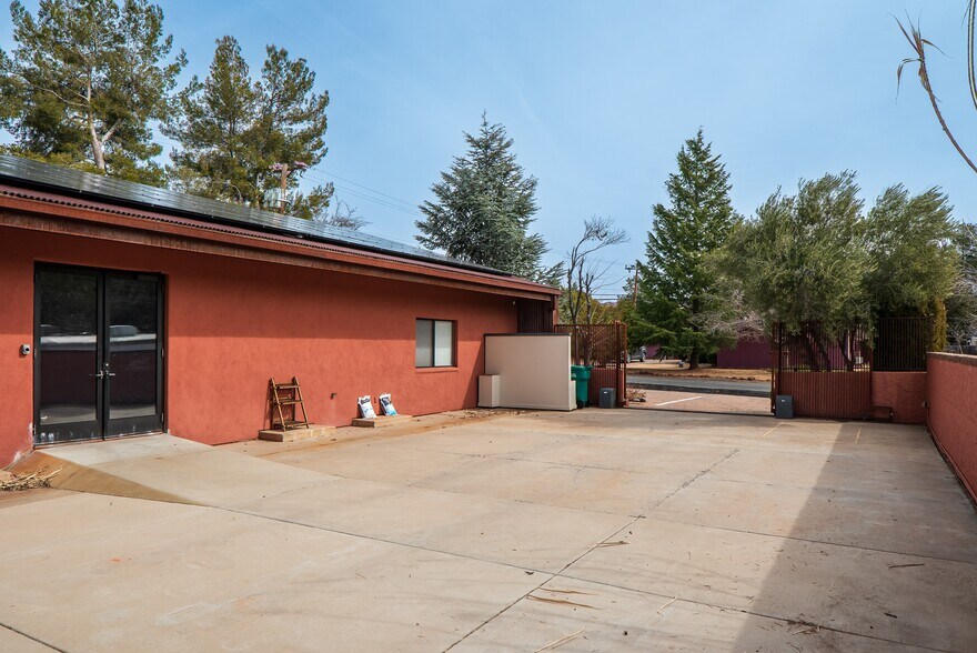 More Photos Of 45 Birch Blvd, Sedona Medical For Lease