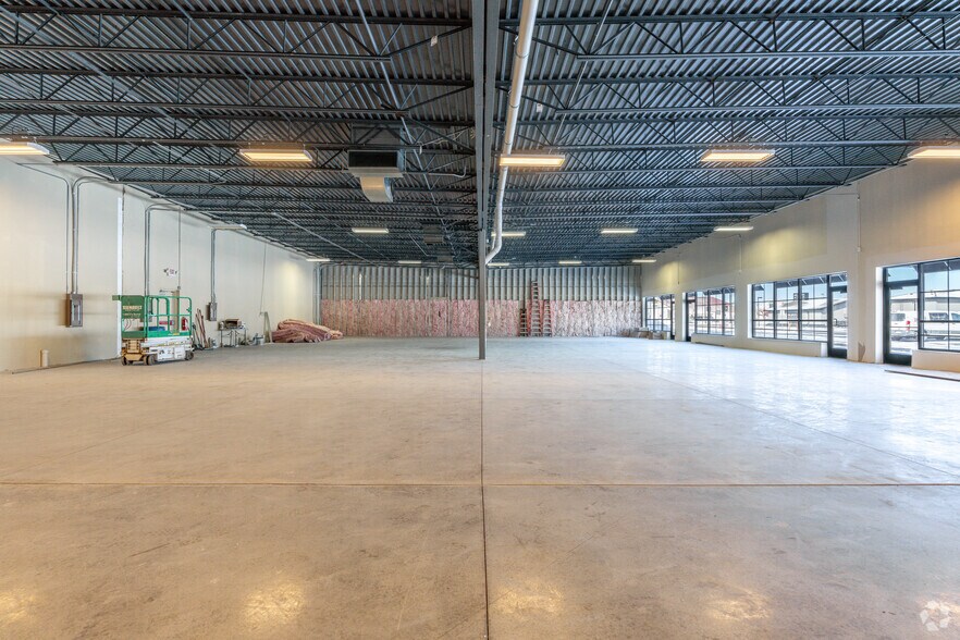 More Photos Of 500-520 N Westhill Blvd, Appleton Storefront Retail Office For Lease