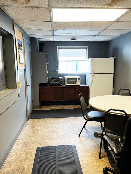 More Photos Of 421 W 7th St, New Castle Warehouse For Sale