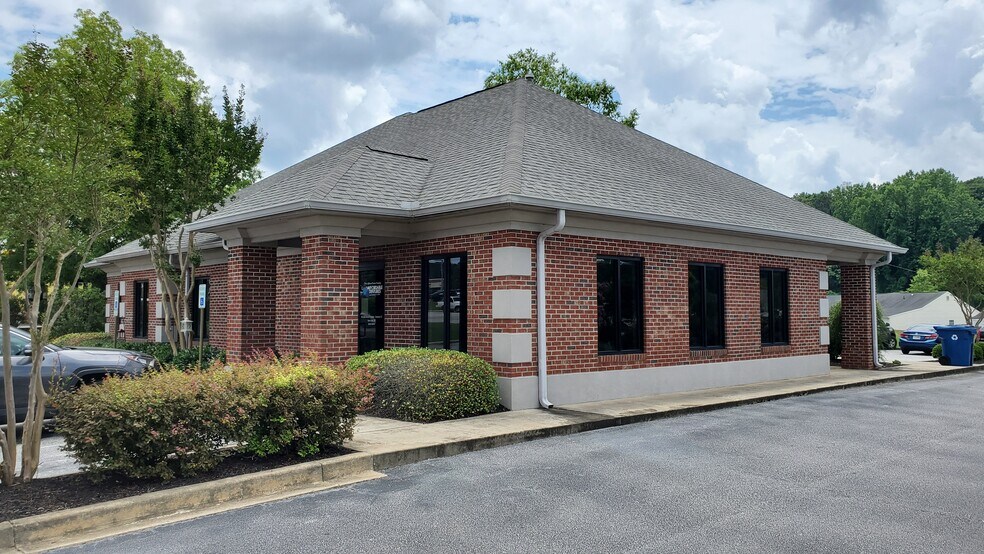 More Photos Of 1431 72 Byp NE, Greenwood Freestanding For Lease