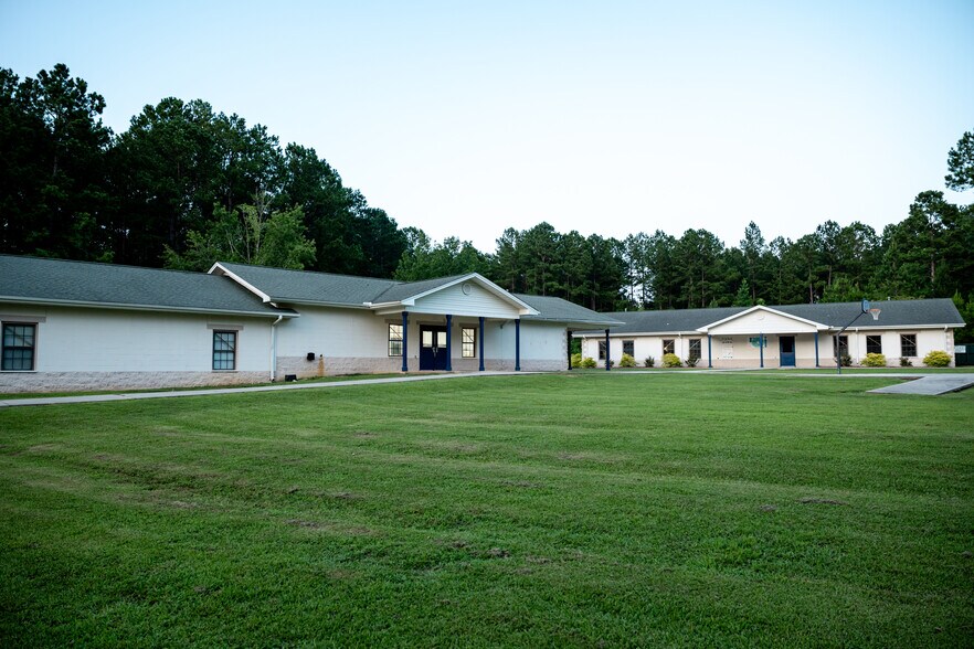 More Photos Of 626 Old River Rd, Sylvania Manufacturing For Sale