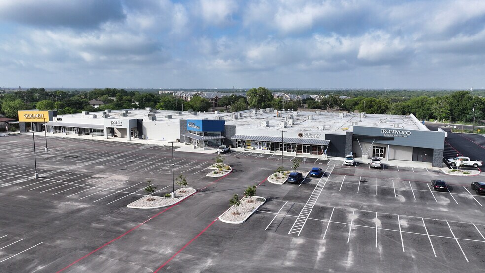 More Photos Of 1327-1331 Bandera Rd, San Antonio Storefront For Lease