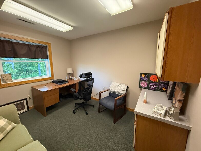 More Photos Of 8287-8289 Loop Rd, Baldwinsville Office For Lease