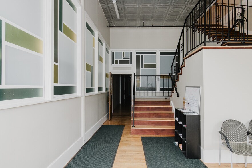 More Photos Of 2700 Cherokee St, Saint Louis General Retail For Lease