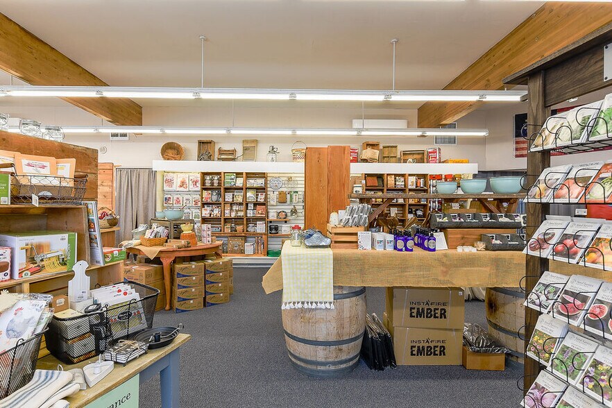 More Photos Of 535 Pine St, Potlatch Storefront Retail Office For Sale