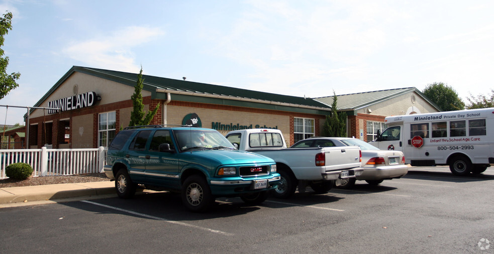 Primary Photo Of 5707 Salem Run Blvd, Fredericksburg Storefront Retail Office For Sale