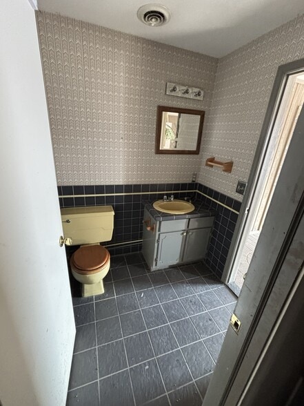 More Photos Of 4282 Dove Rd, Port Huron Research And Development For Sale