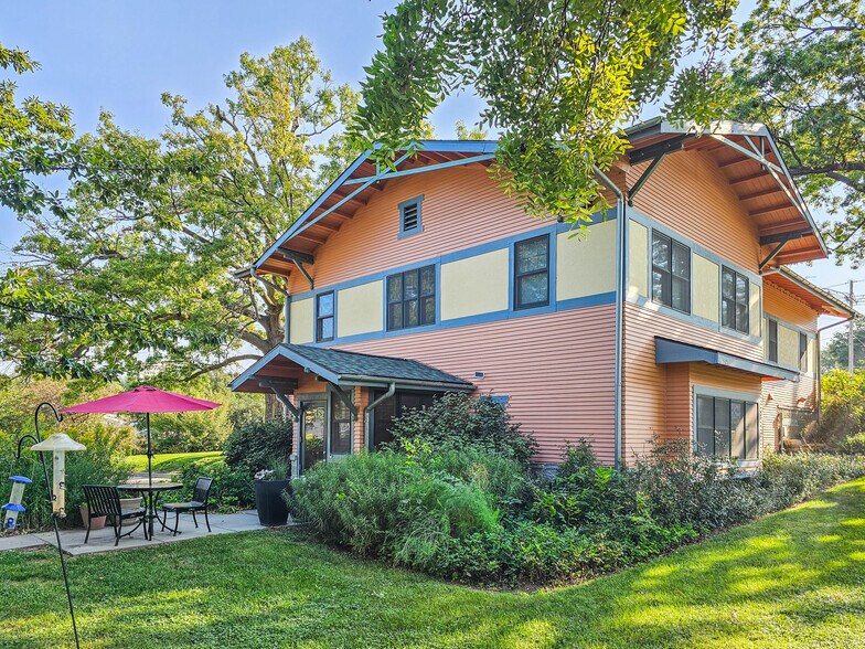 More Photos Of 4502 S 42nd St, Omaha Office For Sale