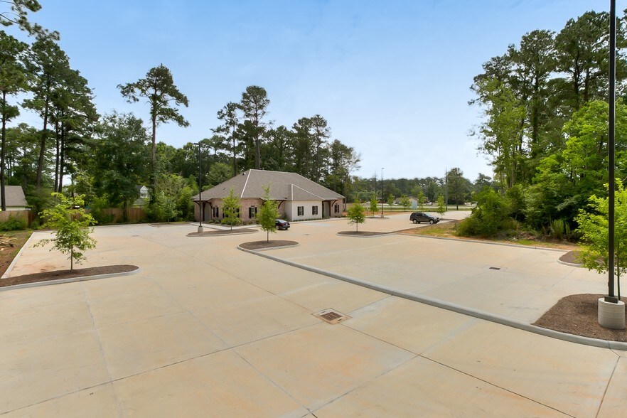 More Photos Of 102 Fontainbleau Dr, Mandeville Office For Sale