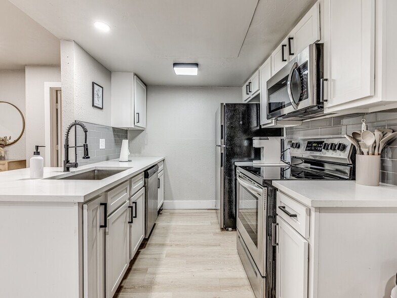 More Photos Of 735 NW 30th St, Oklahoma City Apartments For Sale