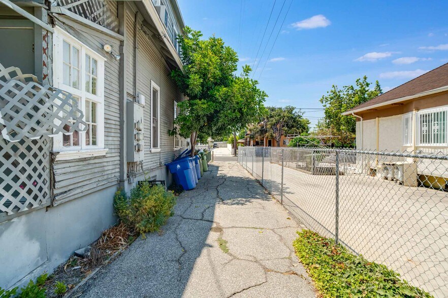 More Photos Of 3019 Baldwin St, Los Angeles Apartments For Sale