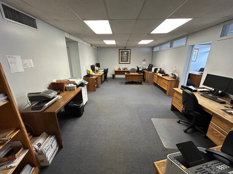 More Photos Of 506 E Camelback Rd, Phoenix Office For Sale