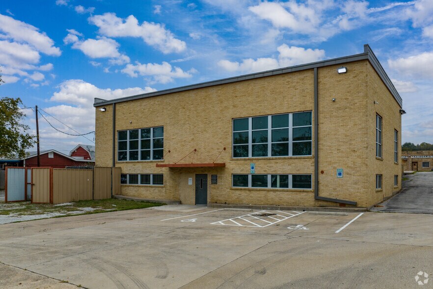 More Photos Of 2640 E Lancaster Ave, Fort Worth Religious Facility For Sale