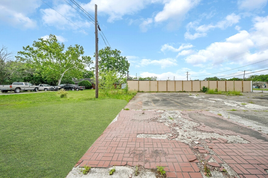 More Photos Of 1603 Shaver St, Pasadena Warehouse For Sale