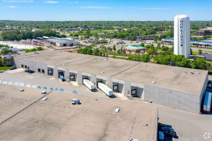 More Photos Of 401-415 11th Ave S, Hopkins Warehouse For Lease