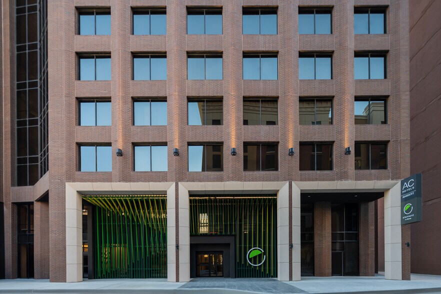 More Photos Of 111 Soledad St, San Antonio Office For Lease