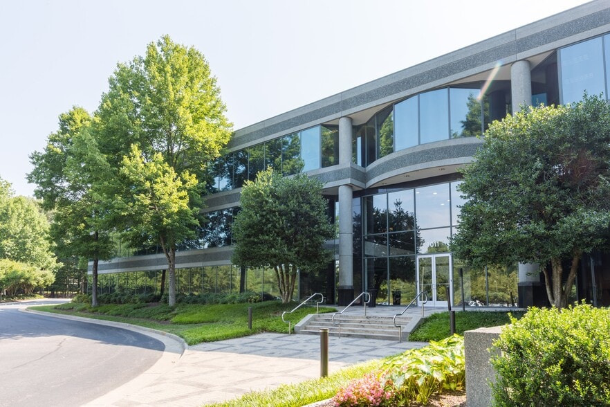 More Photos Of 9011 Arboretum Pky, Richmond Office For Lease
