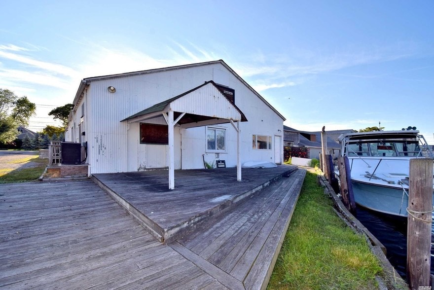 More Photos Of 25 Degnon Blvd, Bay Shore Manufacturing For Lease