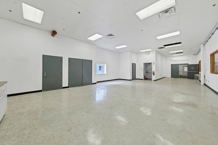 More Photos Of 90-98 Boices Ln, Kingston Warehouse For Sale